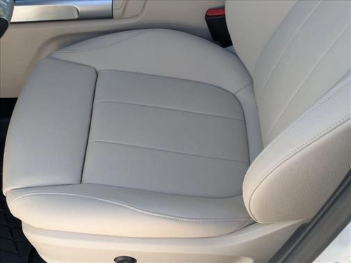 Polar White 2026 Mercedes-Benz GLB 250 4MATIC
