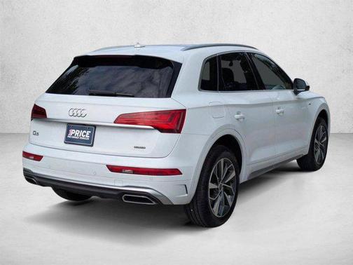Glacier White Metallic 2023 Audi Q5 45 S line Premium Plus