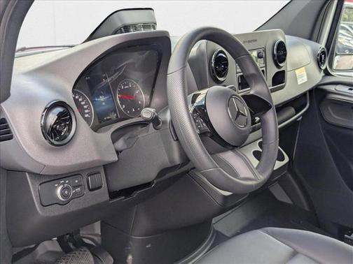 2025 Mercedes-Benz Sprinter 2500 Standard Roof