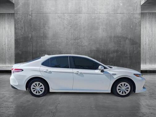 2019 Toyota Camry Hybrid LE