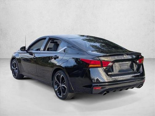 Super Black 2023 Nissan Altima SR FWD