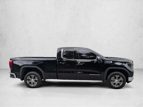Onyx Black 2022 GMC Sierra 1500 SLE