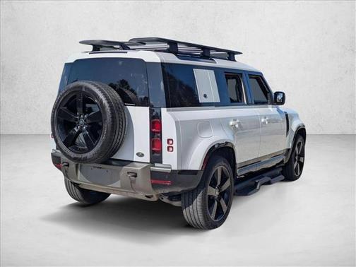 Yulong White Metallic 2022 Land Rover Defender 110 X-Dynamic SE
