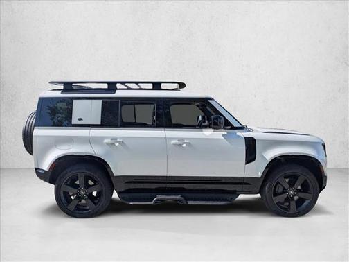 Yulong White Metallic 2022 Land Rover Defender 110 X-Dynamic SE
