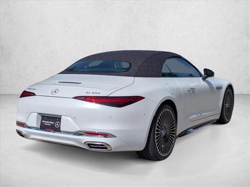 MANUFAKTUR Moonlight White Magno 2026 Mercedes-Benz Maybach SL 680 Monogram Series 4MATIC
