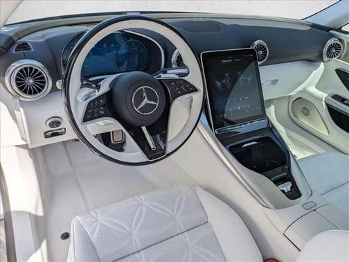 MANUFAKTUR Moonlight White Magno 2026 Mercedes-Benz Maybach SL 680 Monogram Series 4MATIC