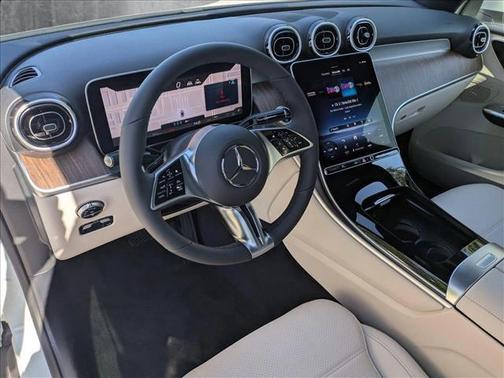 2025 Mercedes-Benz GLC 300 Base