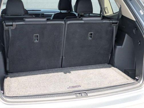 Silver 2021 Volkswagen Atlas 3.6L SE w/Technology