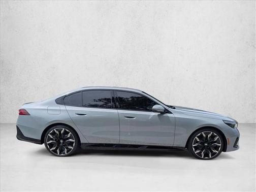 Brooklyn Grey Metallic 2026 BMW 530 530i