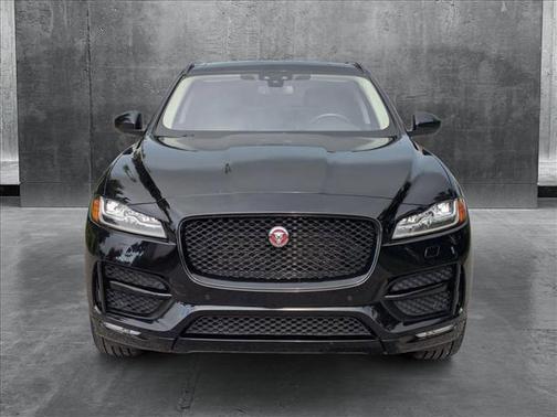 2018 Jaguar F-PACE 30t R-Sport