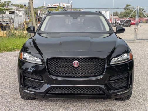 2018 Jaguar F-PACE 30t R-Sport