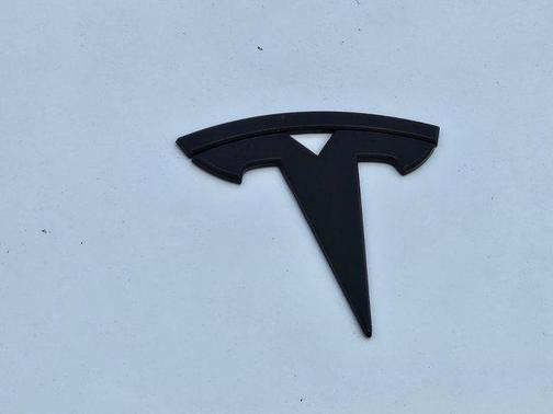 Pearl White Multi-Coat 2024 Tesla Model Y Performance Dual Motor All-Wheel Drive