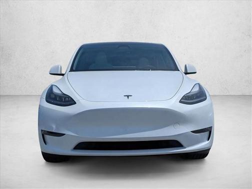 Pearl White Multi-Coat 2024 Tesla Model Y Performance Dual Motor All-Wheel Drive