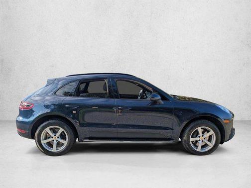 Night Blue Metallic 2017 Porsche Macan Macan