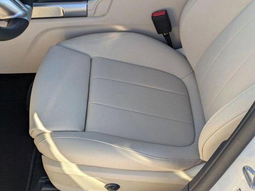 Polar White 2026 Mercedes-Benz GLB 250 Base