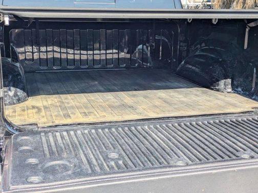 Diamond Black Crystal Pearlcoat 2022 RAM 1500 Big Horn/Lone Star