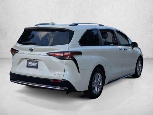 Blizzard Pearl 2021 Toyota Sienna Platinum