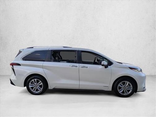 Blizzard Pearl 2021 Toyota Sienna Platinum