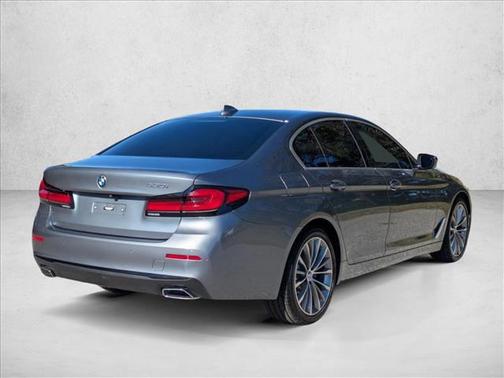 2022 BMW 530 i