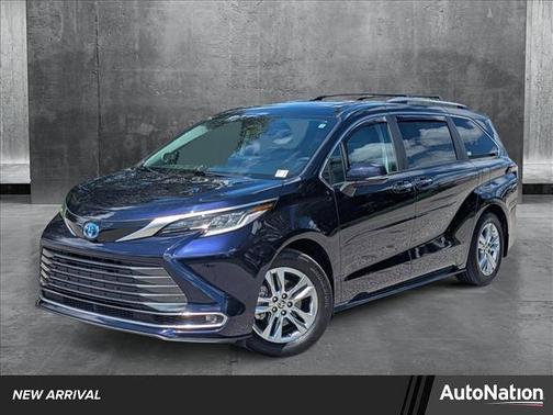 2023 Toyota Sienna Limited 7-Passenger