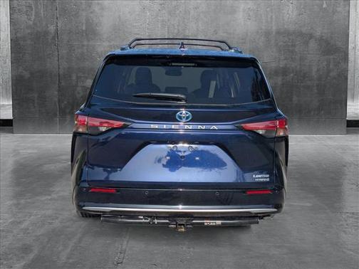 2023 Toyota Sienna Limited 7-Passenger
