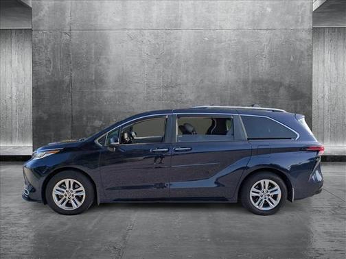 2023 Toyota Sienna Limited 7-Passenger