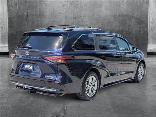 2023 Toyota Sienna Limited 7-Passenger