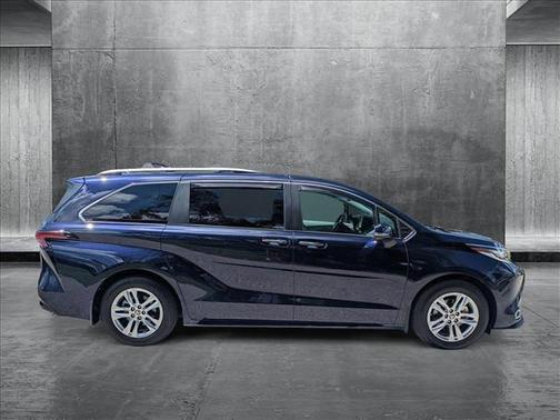 2023 Toyota Sienna Limited 7-Passenger