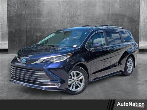 2023 Toyota Sienna Limited 7-Passenger