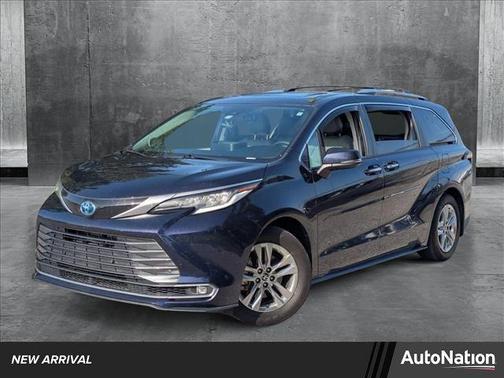 2023 Toyota Sienna Limited 7-Passenger