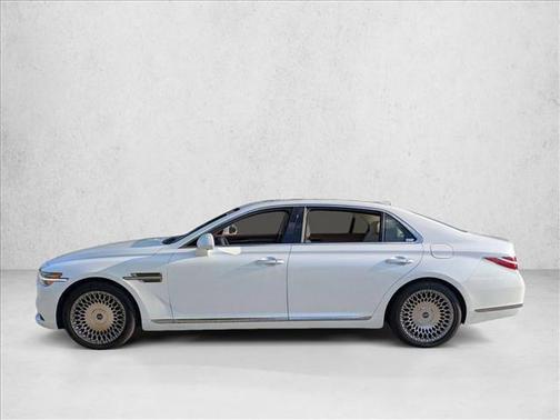 Uyuni White 2022 Genesis G90 Premium