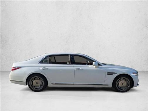 Uyuni White 2022 Genesis G90 Premium
