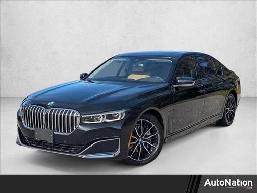 2022 BMW 740 i