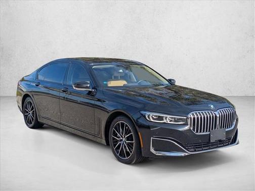 2022 BMW 740 i