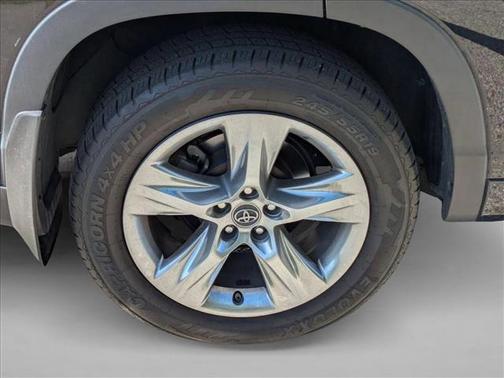 Midnight Black Metallic 2019 Toyota Highlander Limited