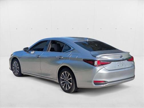 2022 Lexus ES 300h Base