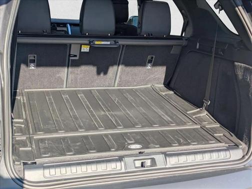 2025 Land Rover Discovery P300 S