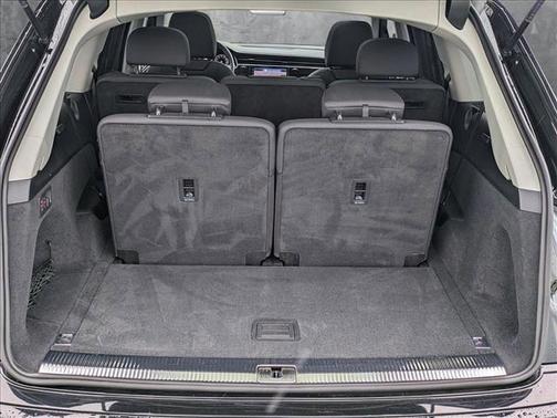 2023 Audi Q7 45 Premium Plus