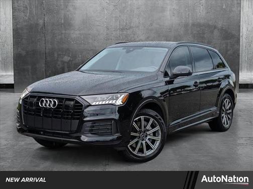 2023 Audi Q7 45 Premium Plus