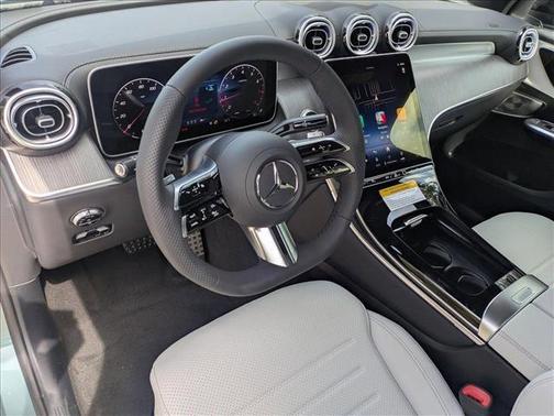 2025 Mercedes-Benz GLC 300 4MATIC