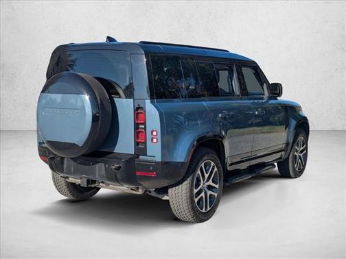 2024 Land Rover Defender 110 P400 X-Dynamic SE