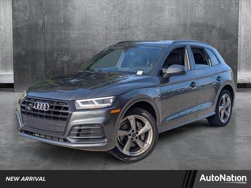 2020 Audi Q5 45 Titanium Premium