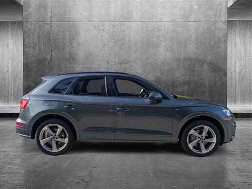 2020 Audi Q5 45 Titanium Premium