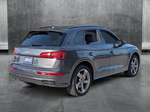 2020 Audi Q5 45 Titanium Premium