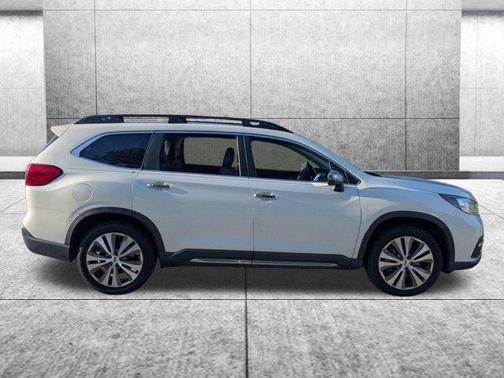 Crystal White Pearl 2022 Subaru Ascent Touring 7-Passenger