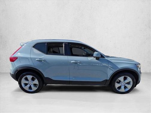 2019 Volvo XC40 T5 Momentum