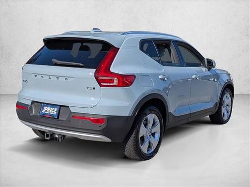 2019 Volvo XC40 T5 Momentum