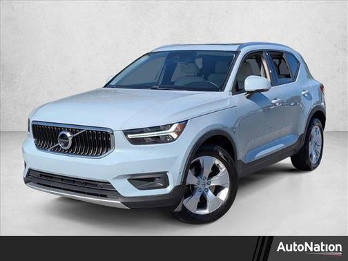 2019 Volvo XC40 T5 Momentum
