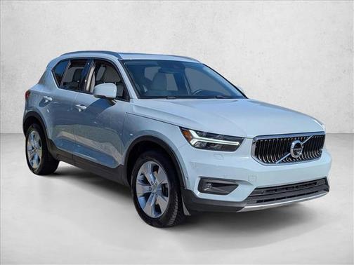 2019 Volvo XC40 T5 Momentum