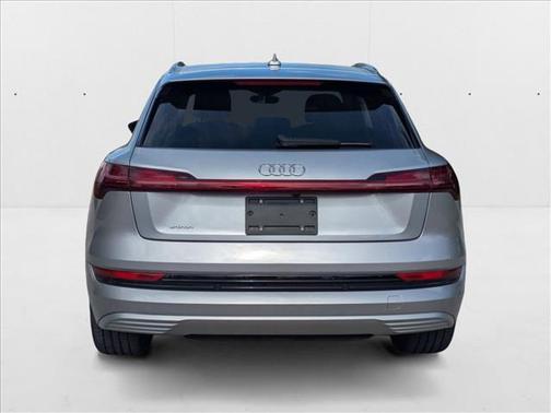 2019 Audi e-tron Premium Plus